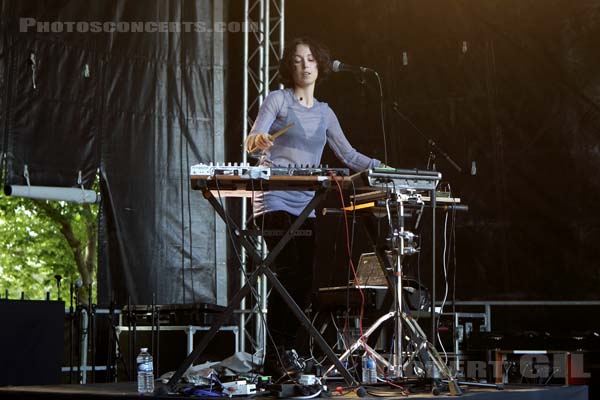 KELLY LEE OWENS - 2018-05-26 - PARIS - Parc de la Villette - Scene Prairie du Cercle Nord - 